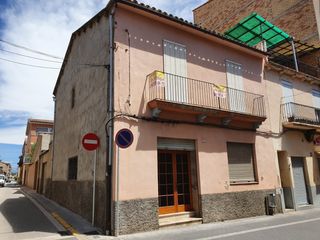 Casa Carrer església (navas). Casa cantonera + local comercial Casa Carrer església (navas). Casa cantonera + local comercial