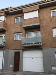 Casa en Carrer girona, 43. Amb pati i sotano, casa del 2006 Casa en Carrer girona, 43. Amb pati i sotano, casa del 2006