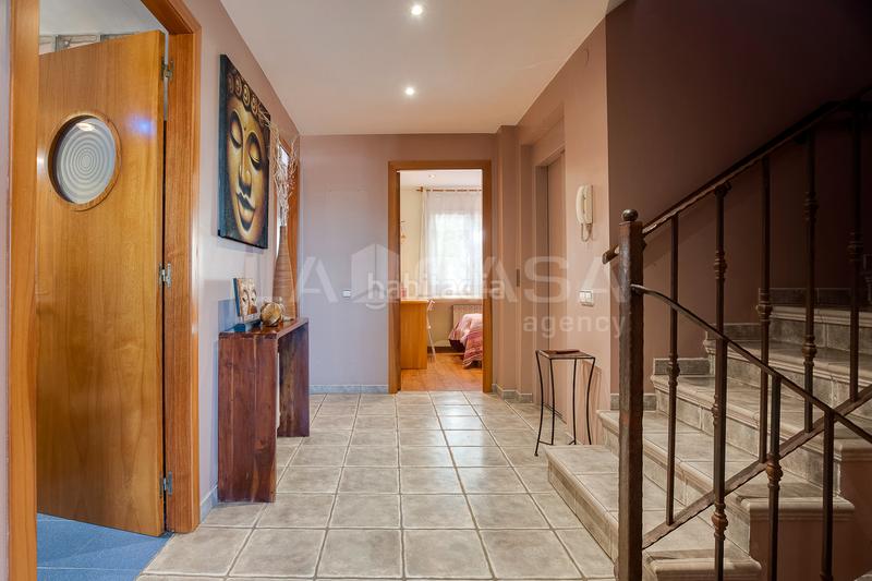 Foto 25dee8d6-072c-4744-9374-61305c57d904. House with heating parking in Font Verda Granollers Foto 25dee8d6-072c-4744-9374-61305c57d904. House with heating parking in Font Verda Granollers
