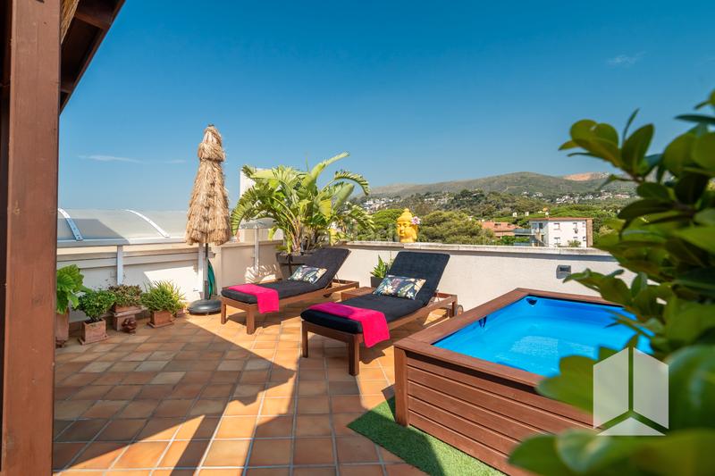 Foto b55df448-45ac-4266-843d-e355947d975b. Duplex with parking pool in Baixador Castelldefels Foto b55df448-45ac-4266-843d-e355947d975b. Duplex with parking pool in Baixador Castelldefels