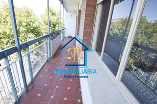 Pis  Avenida de reina mercedes. Amplio piso con gran terraza en avenida reina mercedes, sevilla Pis  Avenida de reina mercedes. Amplio piso con gran terraza en avenida reina mercedes, sevilla