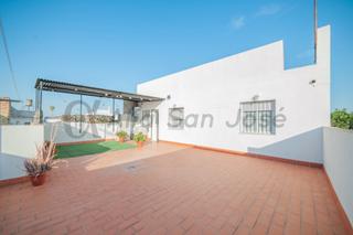 Casa adossada a San Jose de la Rinconada. Casa adosada en planta alta Casa adossada a San Jose de la Rinconada. Casa adosada en planta alta