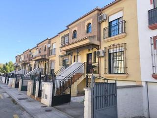 Casa adosada  Calle consuelo tamayo hernandez "la tortajada". Casa adosada a la venta en santa fe z0na torre del agua Casa adosada  Calle consuelo tamayo hernandez "la tortajada". Casa adosada a la venta en santa fe z0na torre del agua