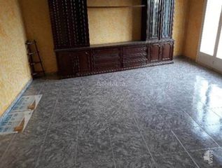 Piso en Vilobí d´Onyar. Piso con aire acondicionado y terraza Piso en Vilobí d´Onyar. Piso con aire acondicionado y terraza