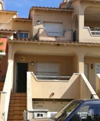 Casa adosada en La Franquesa-Oasis Park. Casa adosada con 3 habitaciones y jardín Casa adosada en La Franquesa-Oasis Park. Casa adosada con 3 habitaciones y jardín