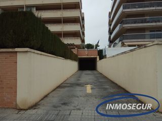 Parking coche en Carrer tarragona (de), 22. Amplia plaza de parking Parking coche en Carrer tarragona (de), 22. Amplia plaza de parking
