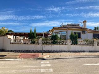 Chalet à Hondón de las Nieves. Chalet en venta en ur. la montañosa, 3 dormitorios. Chalet à Hondón de las Nieves. Chalet en venta en ur. la montañosa, 3 dormitorios.