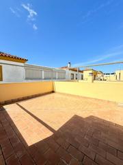 Lloguer Àtic Avila. Atico en alquiler en centro, 1 dormitorio. Lloguer Àtic Avila. Atico en alquiler en centro, 1 dormitorio.