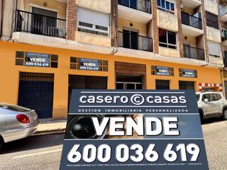 Local commercial à Carrer de concha espina 12. 4 entradas / escaparates / 4 metros altura total / Local commercial à Carrer de concha espina 12. 4 entradas / escaparates / 4 metros altura total /