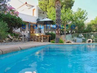 Casa Grifeu. Piscina privada y vista al mar Casa Grifeu. Piscina privada y vista al mar