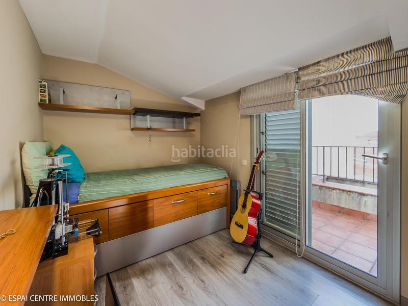 Foto 4739640a-9a6d-4e99-b3f2-76e06ab8ae8a. Dúplex  con 4 habitaciones con plaza de aparcamiento y trastero en Terrassa Foto 4739640a-9a6d-4e99-b3f2-76e06ab8ae8a. Dúplex  con 4 habitaciones con plaza de aparcamiento y trastero en Terrassa