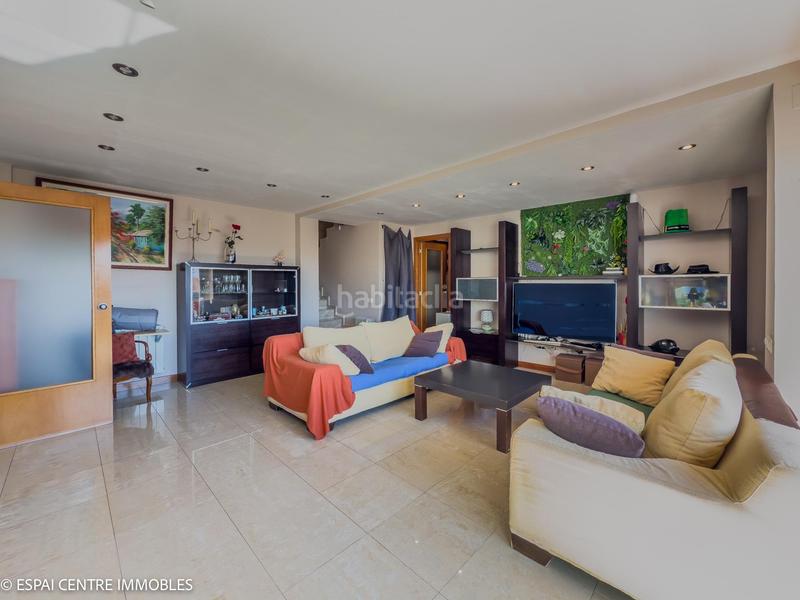 Foto 4ff6e121-3cdc-4479-b46b-5da446e26357. Dúplex  con 4 habitaciones con plaza de aparcamiento y trastero en Terrassa Foto 4ff6e121-3cdc-4479-b46b-5da446e26357. Dúplex  con 4 habitaciones con plaza de aparcamiento y trastero en Terrassa