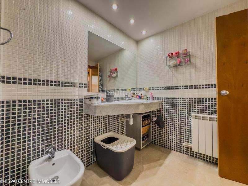 Foto 50860c7a-6be3-4fee-9267-fe1318386971. Dúplex  con 4 habitaciones con plaza de aparcamiento y trastero en Terrassa Foto 50860c7a-6be3-4fee-9267-fe1318386971. Dúplex  con 4 habitaciones con plaza de aparcamiento y trastero en Terrassa