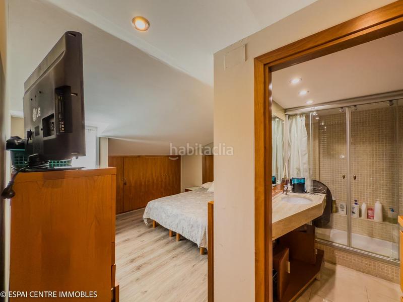 Foto 9923e999-b2c4-439a-976a-b1ca16702581. Dúplex  con 4 habitaciones con plaza de aparcamiento y trastero en Terrassa Foto 9923e999-b2c4-439a-976a-b1ca16702581. Dúplex  con 4 habitaciones con plaza de aparcamiento y trastero en Terrassa