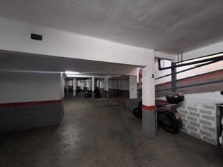 Parking voiture à Avenida del torrent gornal 15. Parking completo en venta Parking voiture à Avenida del torrent gornal 15. Parking completo en venta