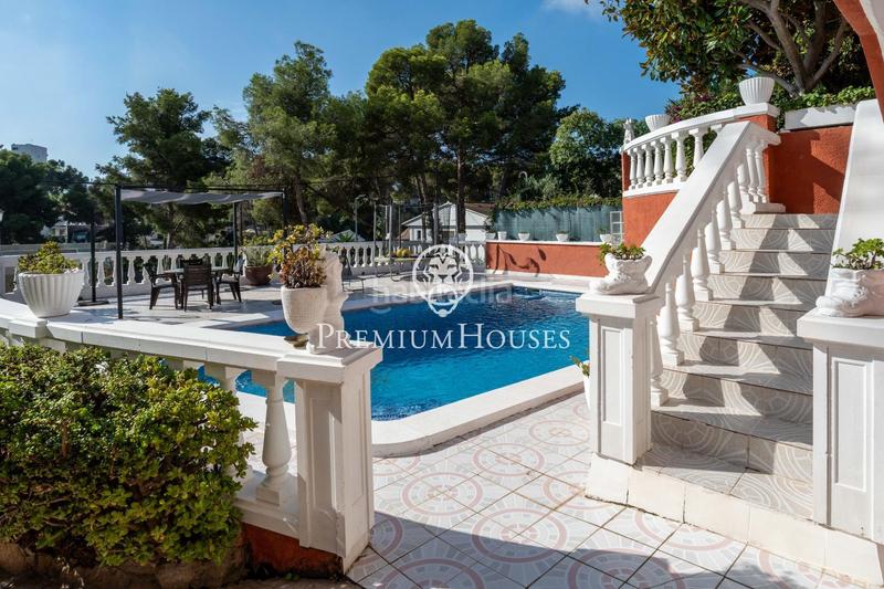Foto a1f40e22-3dee-49b1-8bcf-ac378e933c88. Casa amb calefacció aparcament piscina a Montmar Castelldefels Foto a1f40e22-3dee-49b1-8bcf-ac378e933c88. Casa amb calefacció aparcament piscina a Montmar Castelldefels