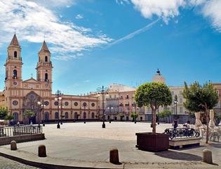 Edifici a Alameda - Mentidero - Teatro Falla. Edificio en una de las mejores zonas del centro junto a la plaza Edifici a Alameda - Mentidero - Teatro Falla. Edificio en una de las mejores zonas del centro junto a la plaza