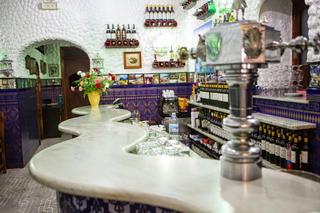 Lloguer Local Comercial a La Caleta - La Viña. Estupendo local habilitado como barrestaurante en zona mercado d Lloguer Local Comercial a La Caleta - La Viña. Estupendo local habilitado como barrestaurante en zona mercado d