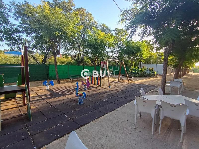Foto f4adf2b5-9950-4e77-ab56-f6f79824559b. Dúplex amb aparcament piscina a Barrio Alto San Juan de Aznalfarache Foto f4adf2b5-9950-4e77-ab56-f6f79824559b. Dúplex amb aparcament piscina a Barrio Alto San Juan de Aznalfarache