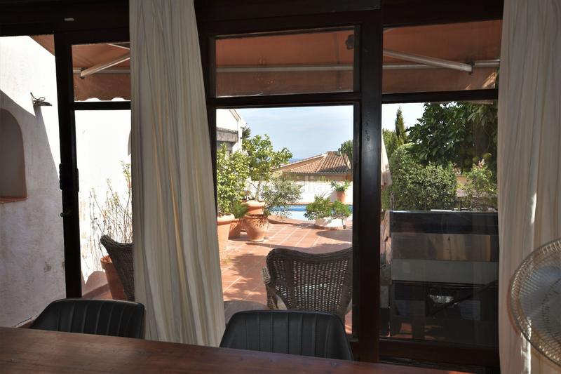 Foto 94fd4d8e-b5b8-41bd-abbf-13fee8c3b42c. Maison avec parking piscine dans Oltamar - Cucarres Calp Foto 94fd4d8e-b5b8-41bd-abbf-13fee8c3b42c. Maison avec parking piscine dans Oltamar - Cucarres Calp