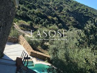 Masia  Molinas. Casa rústica en la montaña Masia  Molinas. Casa rústica en la montaña