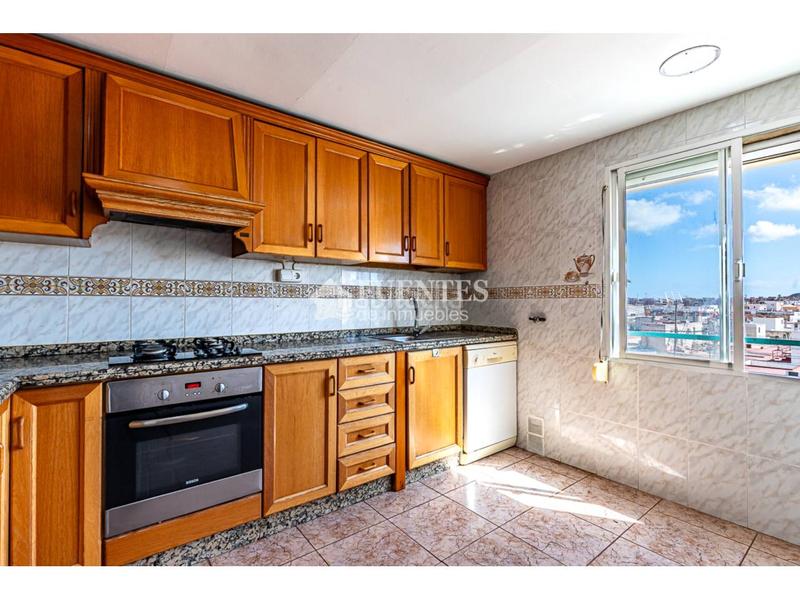 Foto 64c6b760-c6b4-4735-ba95-d2eca9585f90. Àtic a Carolinas Altas Alicante Foto 64c6b760-c6b4-4735-ba95-d2eca9585f90. Àtic a Carolinas Altas Alicante