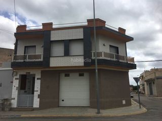 Casa adosada en Deltebre. Casa de 2 plantas en deltebre Casa adosada en Deltebre. Casa de 2 plantas en deltebre