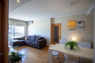 Apartamento Carrer alfons sala. Amplio piso en zona tranquila Apartamento Carrer alfons sala. Amplio piso en zona tranquila