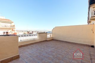 Àtic Avinguda cerdanyola. Ático ideal parejas Àtic Avinguda cerdanyola. Ático ideal parejas