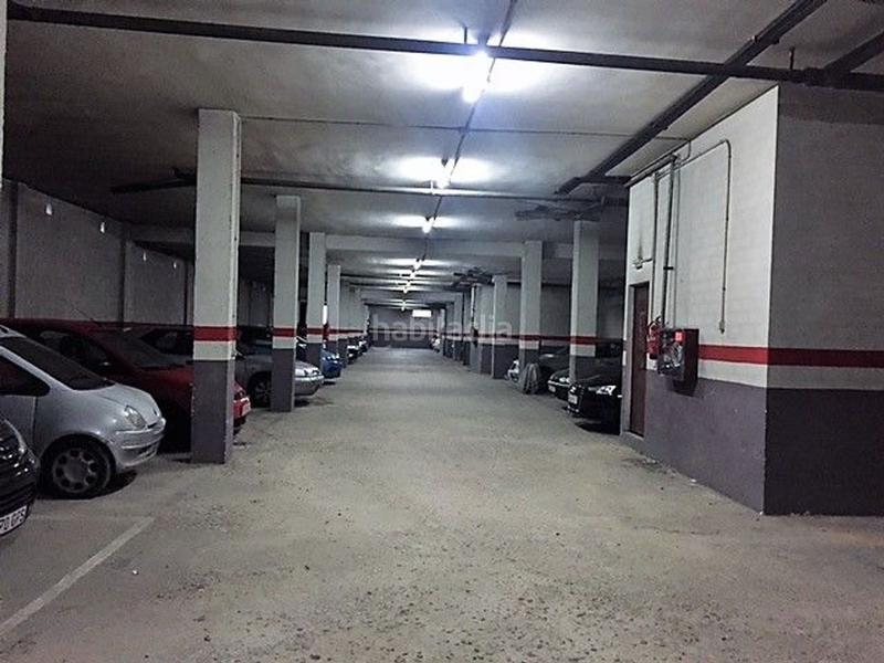 Foto 4810a89b-bae9-4f0a-9aa4-2f1d03466103. Aparcament cotxe a Requena Foto 4810a89b-bae9-4f0a-9aa4-2f1d03466103. Aparcament cotxe a Requena