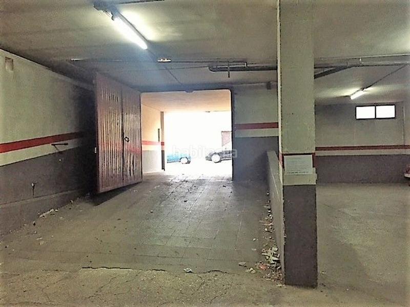 Foto acb7d71e-533a-4492-b31c-20709435fe4b. Aparcament cotxe a Requena Foto acb7d71e-533a-4492-b31c-20709435fe4b. Aparcament cotxe a Requena