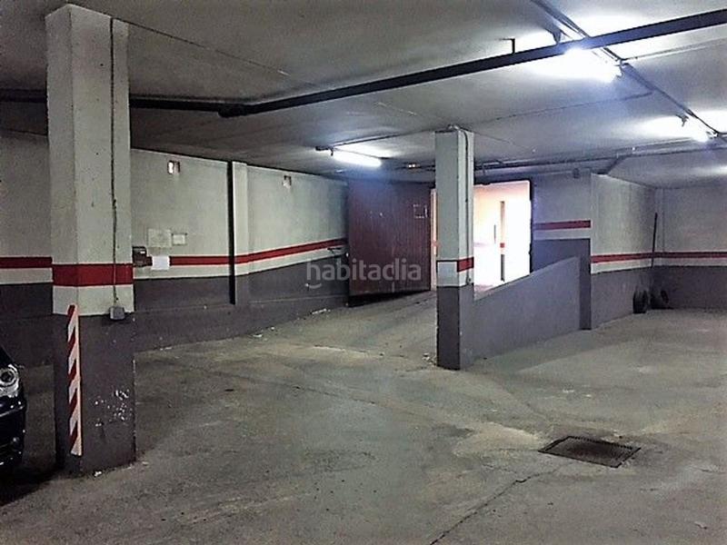 Foto c1ac95eb-0d41-4cd4-a276-b6963e255fe1. Aparcament cotxe a Requena Foto c1ac95eb-0d41-4cd4-a276-b6963e255fe1. Aparcament cotxe a Requena