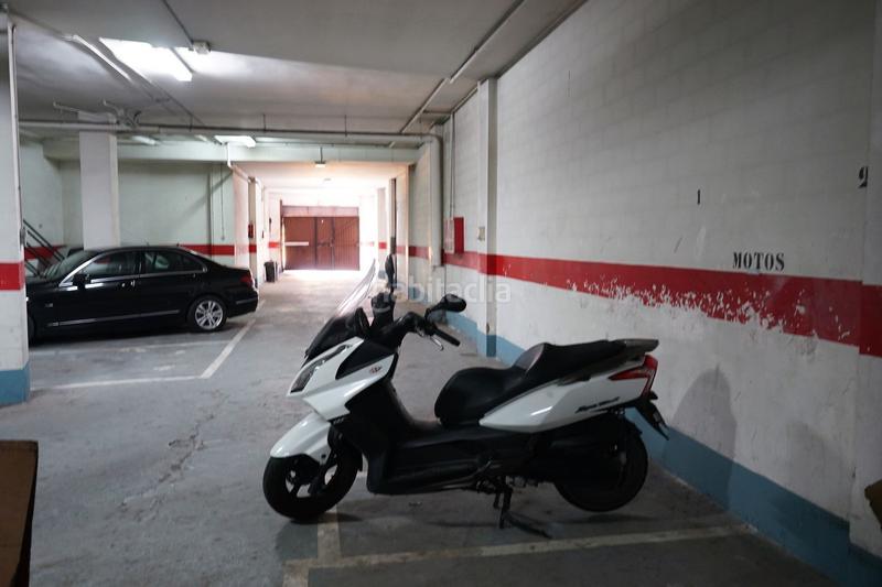 Foto d3362a79-ebff-4bef-b064-aac536de7fbd. Alquiler parking coche en maestro alonso 8 en Requena Foto d3362a79-ebff-4bef-b064-aac536de7fbd. Alquiler parking coche en maestro alonso 8 en Requena