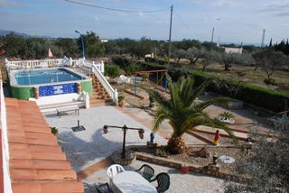 Alquiler de Temporada Masía Partida serramoca. Zona para niños Alquiler de Temporada Masía Partida serramoca. Zona para niños