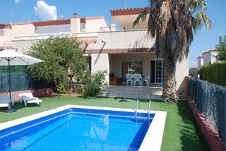 Alquiler de Temporada Casa pareada Avinguda tres cales. Con wifi y aire acondicionado Alquiler de Temporada Casa pareada Avinguda tres cales. Con wifi y aire acondicionado