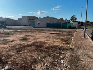 Terreno residencial Camí del futbol. Solar de 210m, en el núcleo urbano de deltebre tarragona. Terreno residencial Camí del futbol. Solar de 210m, en el núcleo urbano de deltebre tarragona.
