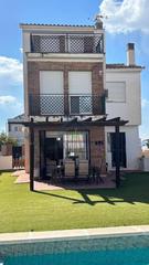 Xalet a Dílar. Chalet independiente con piscina  en cañadas del parque dílar Xalet a Dílar. Chalet independiente con piscina  en cañadas del parque dílar