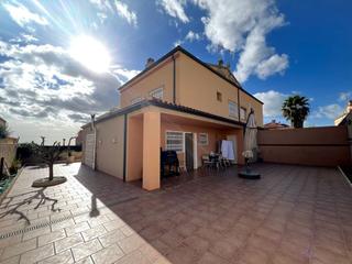 Doppelhaus  Josep castellet (fontscaldes) Doppelhaus  Josep castellet (fontscaldes)