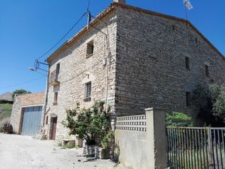 Casa en Carrer sant mateu, 17. Casa de poble de pedra Casa en Carrer sant mateu, 17. Casa de poble de pedra