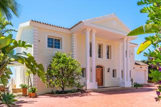 Casa a Elviria. Impresionante villa de lujo con vistas panorámicas al mar y a la Casa a Elviria. Impresionante villa de lujo con vistas panorámicas al mar y a la