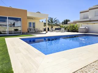 Casa in Centro - Muelle Pesquero. Villa moderna y luminosa en una parcela orientada al sur, cerca Casa in Centro - Muelle Pesquero. Villa moderna y luminosa en una parcela orientada al sur, cerca