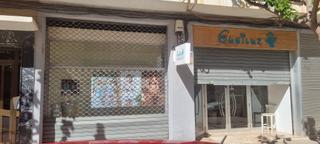 Local Comercial Avinguda hugo bacharach. Muy buen local en zona comercial, de mucho paso,2 puertas a la c Local Comercial Avinguda hugo bacharach. Muy buen local en zona comercial, de mucho paso,2 puertas a la c