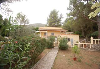 Chalet en Simat de la Valldigna Chalet en Simat de la Valldigna