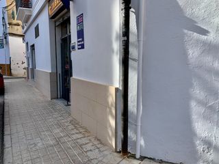 Traspaso Tienda Plaza del poble. Se traspasa estanco en carpesa Traspaso Tienda Plaza del poble. Se traspasa estanco en carpesa