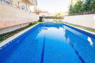 Saisonmiete Appartement in Carrer 7, 24. Sunny apartment 3 blocks to the Saisonmiete Appartement in Carrer 7, 24. Sunny apartment 3 blocks to the