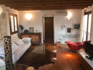 Alquiler Ático Carrer hostals. Ático amueblado con ascensor y aire acondicionado Alquiler Ático Carrer hostals. Ático amueblado con ascensor y aire acondicionado