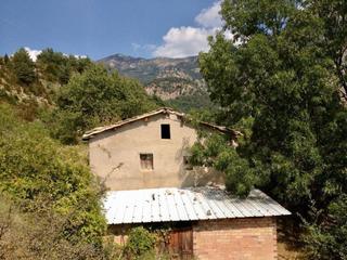 Mas à Coma i la Pedra (La). Casa rústica con terreno de 2hect. la casa de 90m2 construidos, Mas à Coma i la Pedra (La). Casa rústica con terreno de 2hect. la casa de 90m2 construidos,