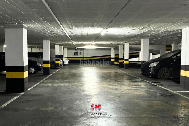 Foto a8ebd0ba-bc44-47ea-9d53-b8d32e395a27. Parking voiture dans Plaça dels Patins Palma de Mallorca Foto a8ebd0ba-bc44-47ea-9d53-b8d32e395a27. Parking voiture dans Plaça dels Patins Palma de Mallorca