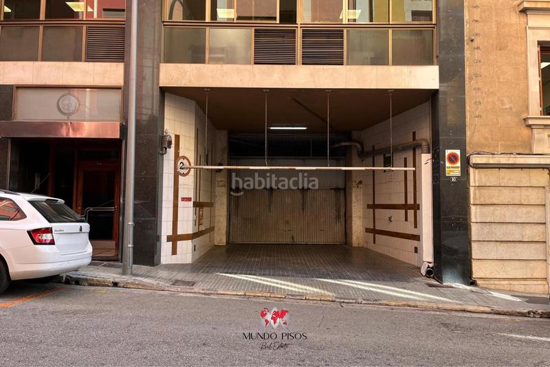 Foto f9f246c4-6416-4269-86a3-ec62376cc72f. Parking voiture dans Plaça dels Patins Palma de Mallorca Foto f9f246c4-6416-4269-86a3-ec62376cc72f. Parking voiture dans Plaça dels Patins Palma de Mallorca