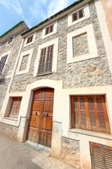 Casa pareada Plaça de baix 7. Emblemático edificio en mancor de la vall Casa pareada Plaça de baix 7. Emblemático edificio en mancor de la vall